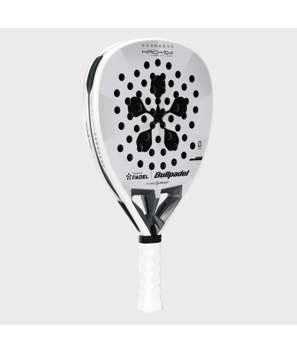 Bullpadel Hack 04 Premier Padel 26 Padel Racket - Playing Padel