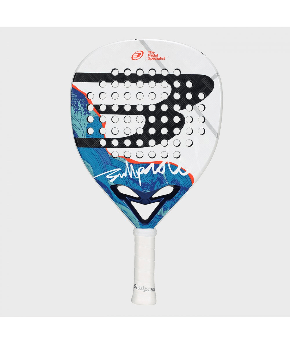 Bullpadel Ionic Power 26 Padel Racket - Playing Padel