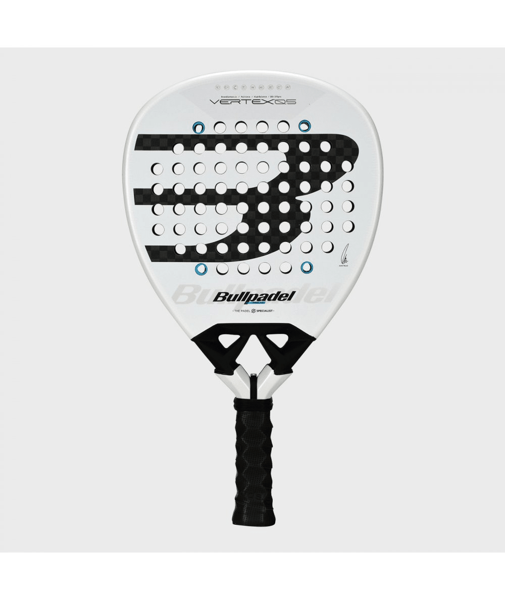 Bullpadel Vertex 05 Padel Racket - Playing Padel